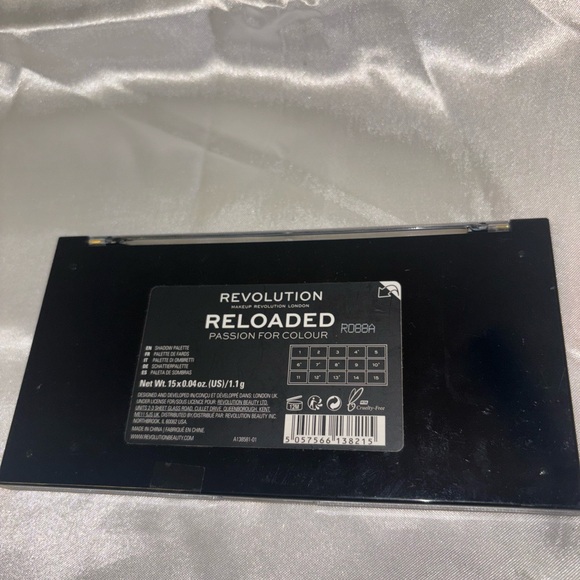 Revolution London Reloaded Palette - Picture 2 of 2